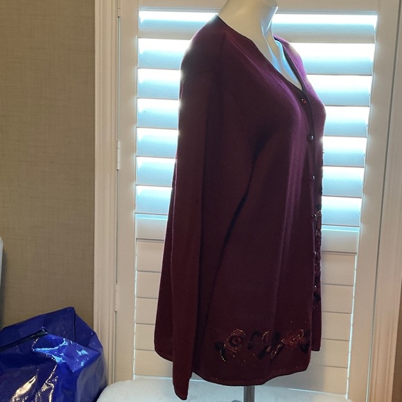 Chic Maroon Women's Cardigan with Embroidery - Picture 4 of 8